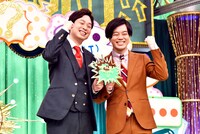 ストレッチーズ。左から、福島、高木。