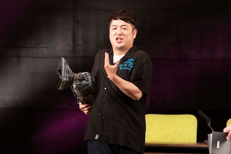 プレゼントをもらい、うれしんじ。