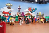 「火曜は全力！華大さんと千鳥くん」に出演する（左から）千鳥ノブ、博多華丸、千鳥・大悟、今田耕司、宮下草薙・草薙、かまいたち。(c)関西テレビ