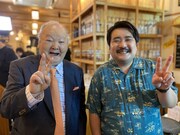 加藤一二三と鈴木もぐら。(c)TBS