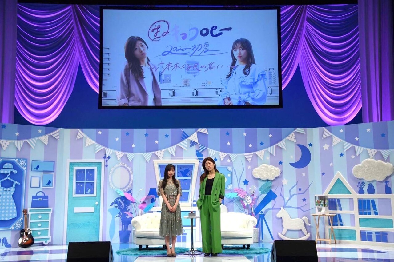 「生キョコロヒー！2022初夏～六本木くる民の集い～」に出演した齊藤京子（左）とヒコロヒー（右）。