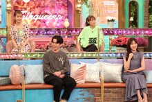 （前列左から）オリエンタルラジオ藤森、指原莉乃、（後列左から）藤田ニコル、若槻千夏。(c)フジテレビ