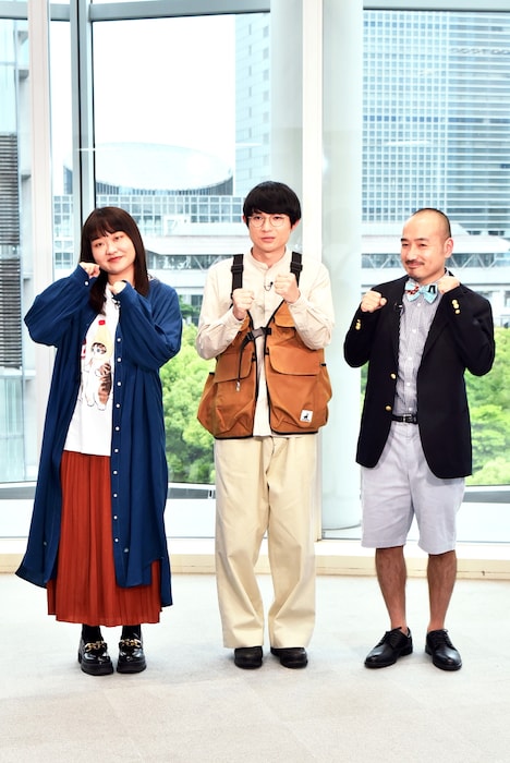 （左から）吉住、空気階段・水川かたまり、かもめんたる・う大。