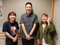 Aマッソとゲストの東野幸治（中央）。