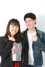 ニッキューナナ・峯シンジ（右）