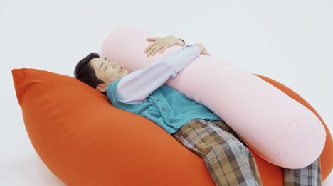 CM「かまいたち with Yogibo 初めてのYogibo Double」編より。