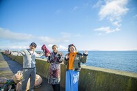 （左から）ずん飯尾、浅田舞、フォーリンラブ・バービー。(c)HBC