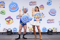 左からハリウッドザコシショウ、池田美優。