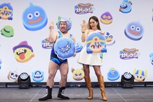 左からハリウッドザコシショウ、池田美優。