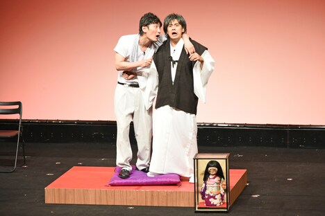 コント「怪談ツアー」より。