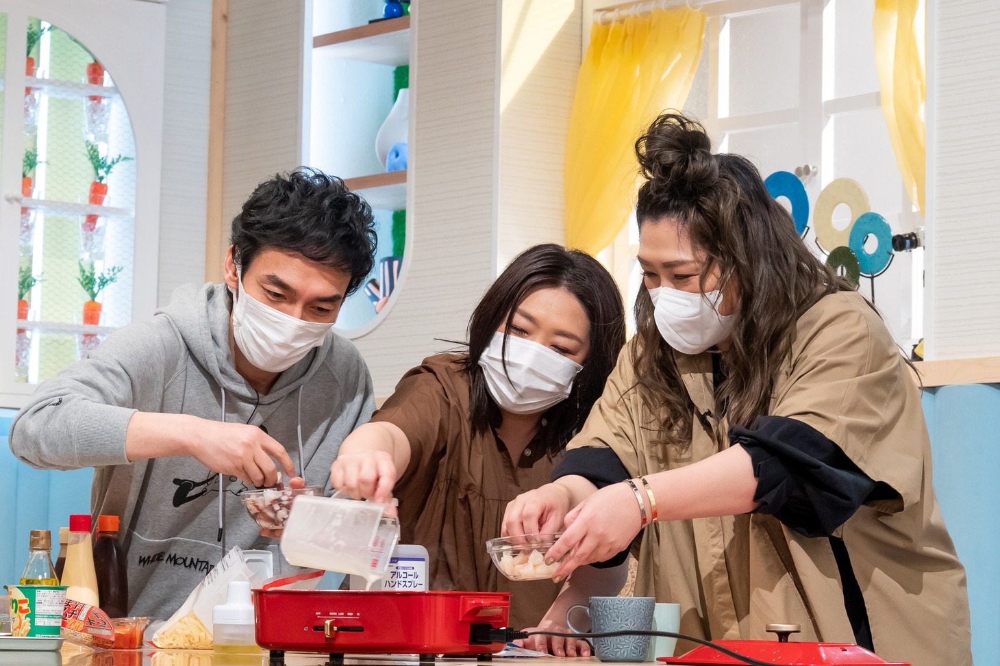 「草彅やすともの うさぎとかめ」のワンシーン。(c)読売テレビ