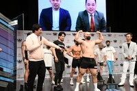 リボルバー・ヘッドの体。マヂカルラブリー村上は「合ってます？」と疑問。