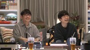 （左から）ずん飯尾、星野源。(c)TBS