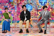 （左から）伊原六花、山下健二郎、蛍原徹。(c)テレビ朝日