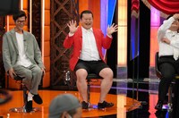 モグライダーとアンタッチャブル山崎（右）。(c)テレビ朝日