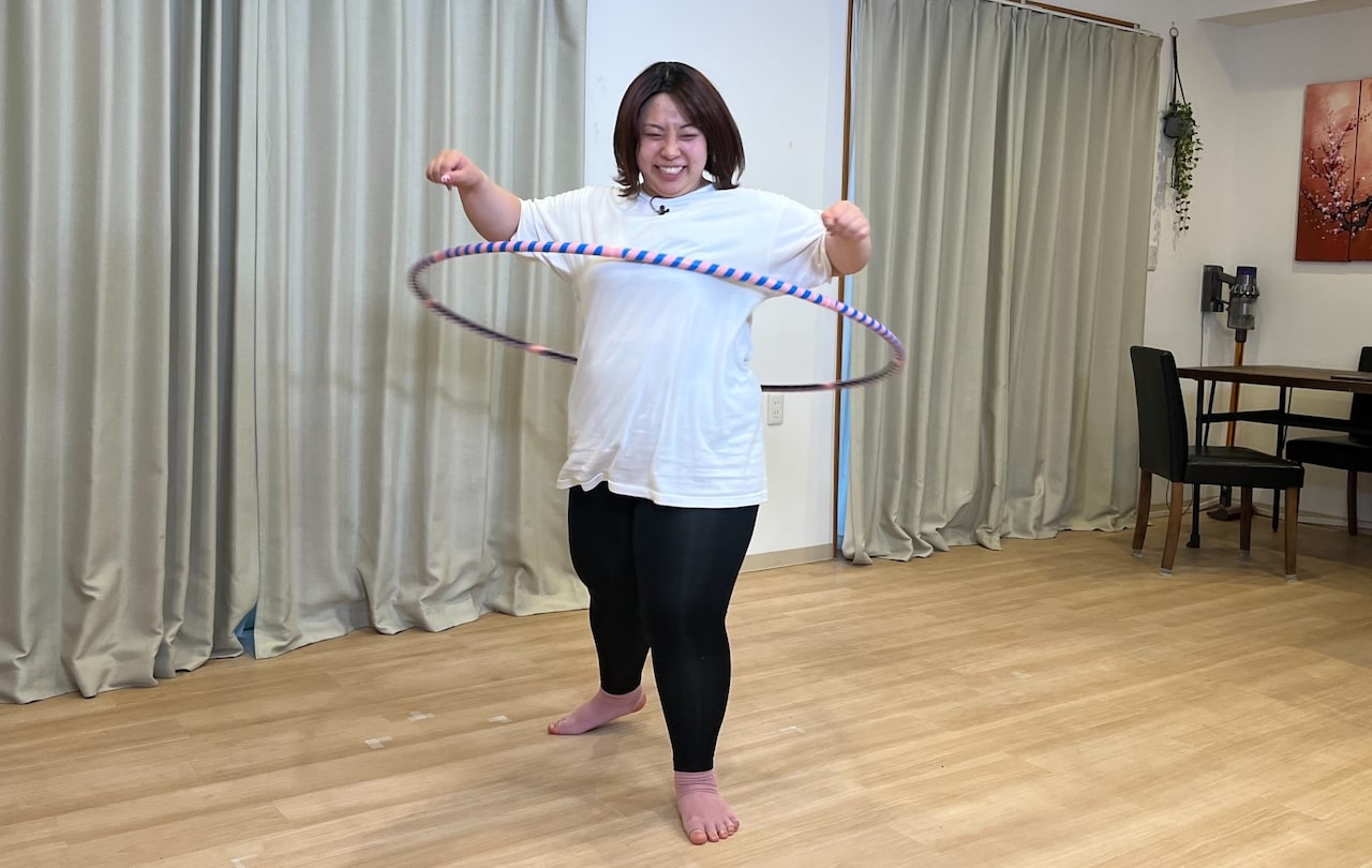 餅田コシヒカリ、3日間フラフープを回し続けて痩せるのか検証