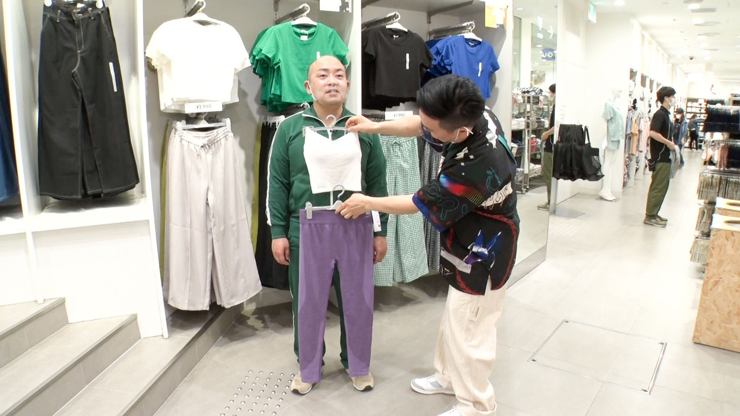 かまいたち山内にコーディネートされるギャロップ林。