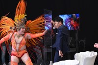 （左から）ゆりやんレトリィバァ、藤井隆。(c)ABCテレビ