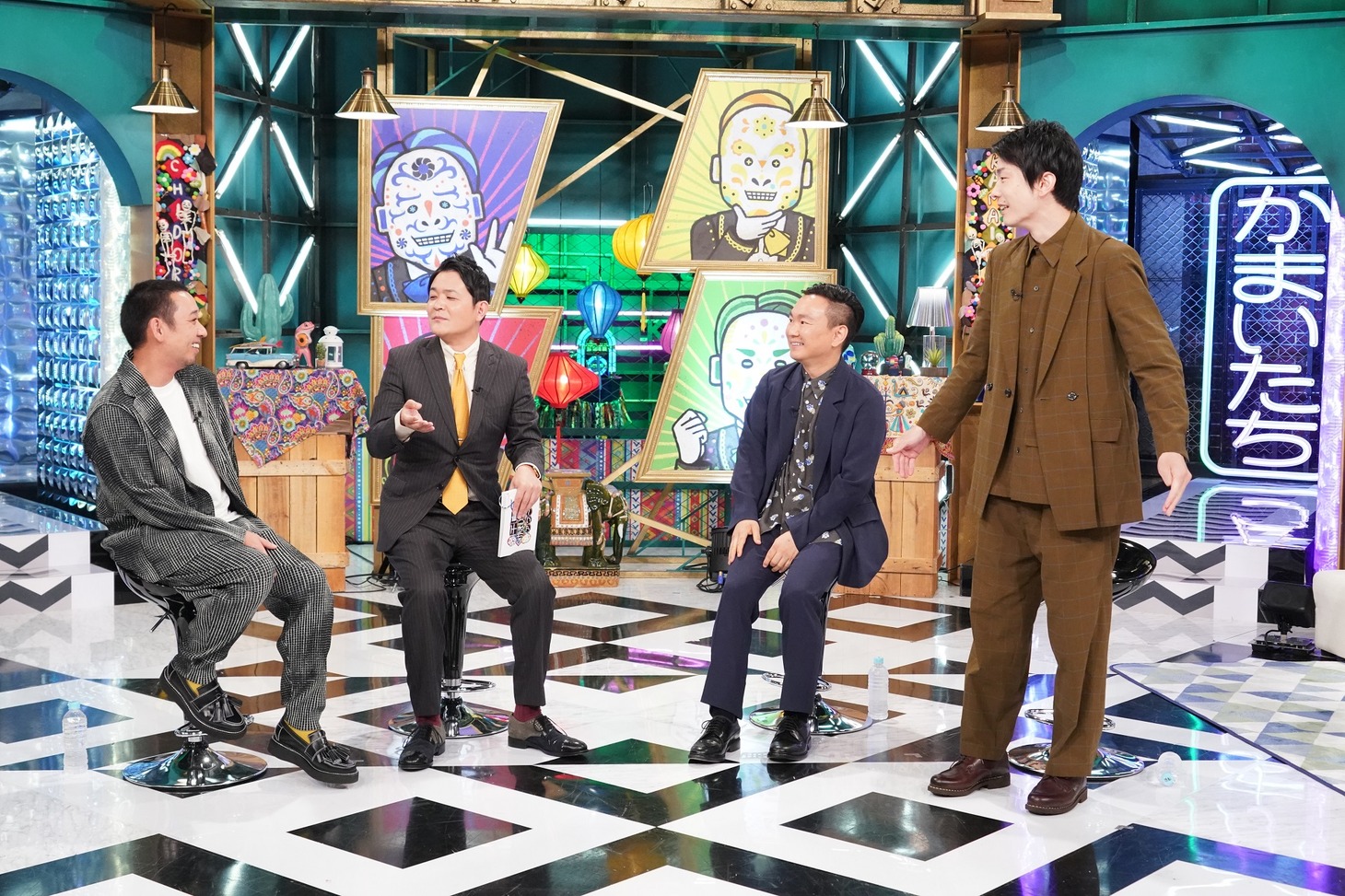 左から千鳥、かまいたち。(c)日本テレビ