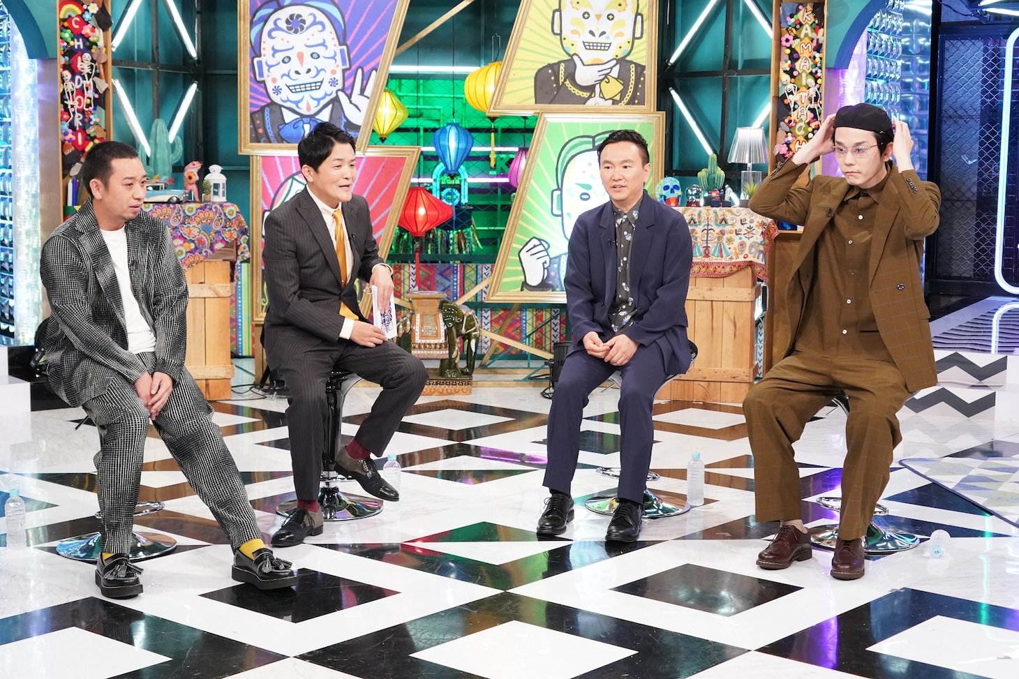 左から千鳥、かまいたち。(c)日本テレビ