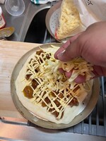 チーズを乗せる。