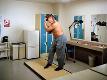 正田真弘「笑いの山脈」より、ロバート秋山。