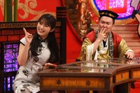 左から渋谷凪咲、かまいたち山内。(c)関西テレビ