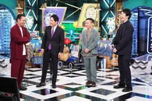 左から千鳥、かまいたち。(c)日本テレビ