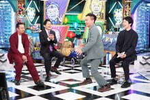 左から千鳥、かまいたち。(c)日本テレビ