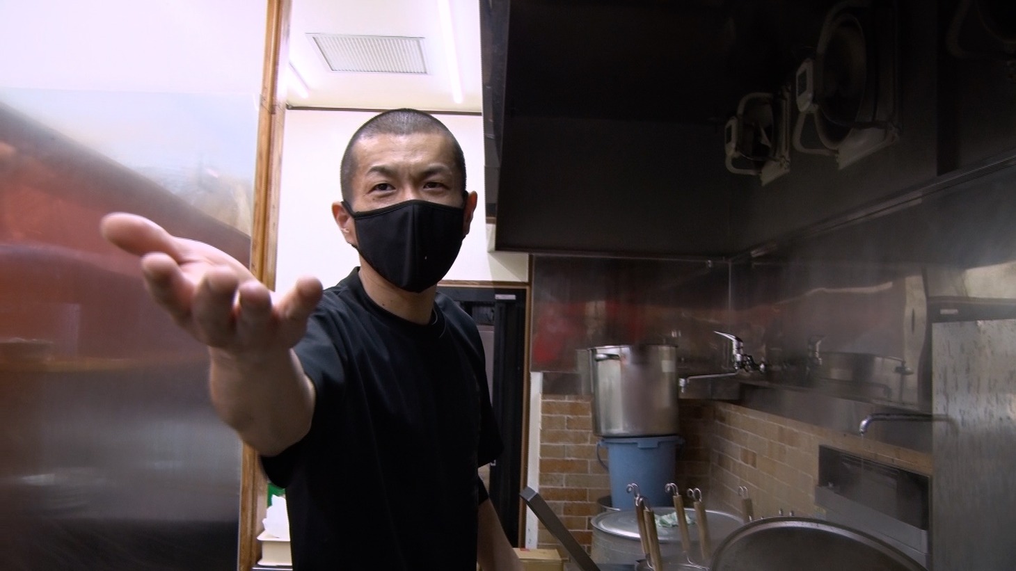 「まじもん！ -この店ほんと、規格外-」のワンシーン。(c)RKB