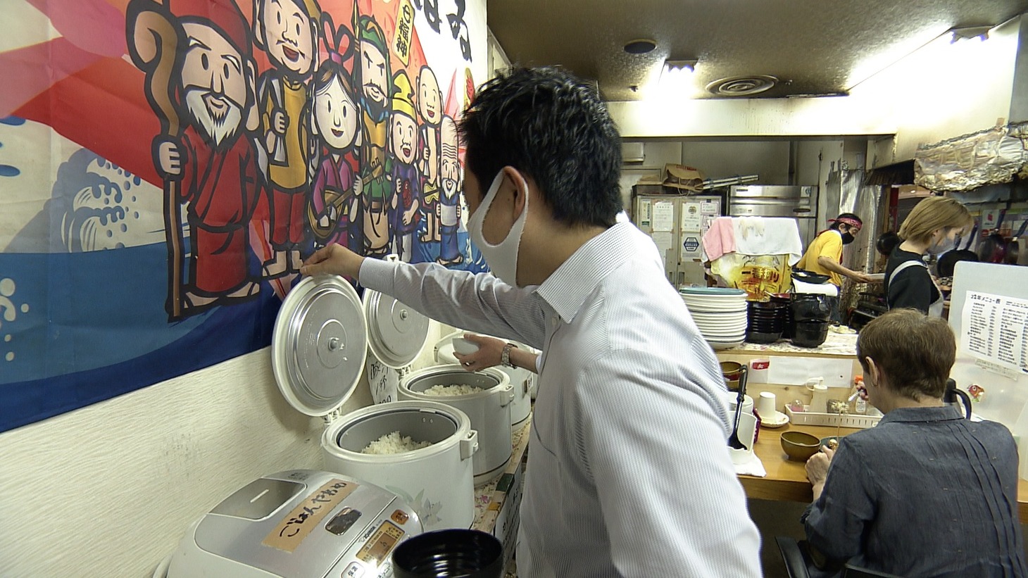 「まじもん！ -この店ほんと、規格外-」のワンシーン。(c)RKB