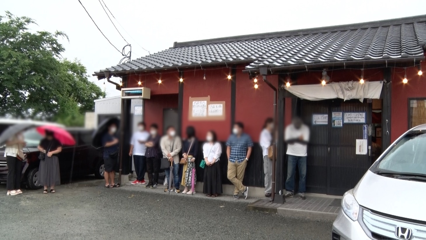 「まじもん！ -この店ほんと、規格外-」のワンシーン。(c)RKB