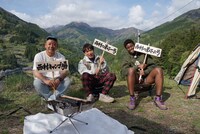 （左から）バイきんぐ西村、よゐこ濱口、馬瓜エブリン。 (c)テレビ新広島