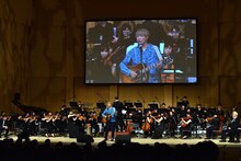 お見送り芸人しんいち