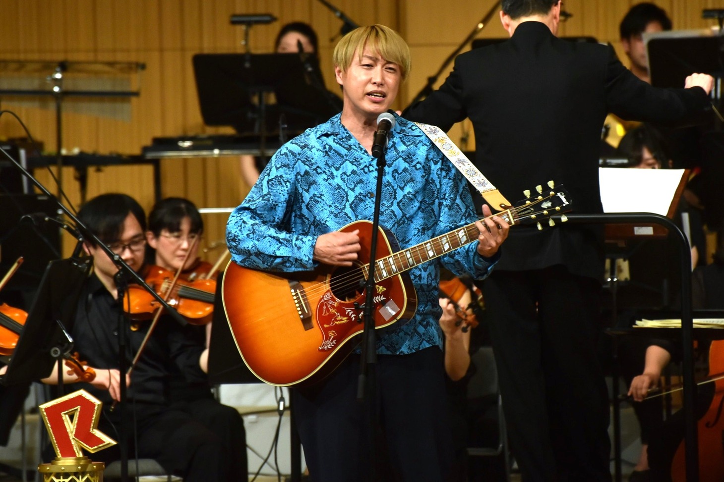 お見送り芸人しんいち
