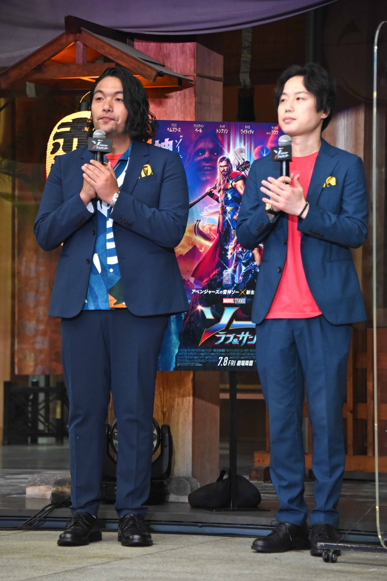 左から盛山晋太郎、リリー。