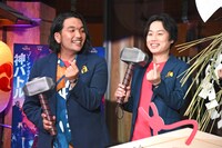 左から盛山晋太郎、リリー。