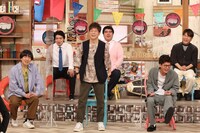 （前列左から）蛍原徹、陣内智則、モグライダー芝、（後列左から）マヂカルラブリー、FUJIWARA藤本。(c)フジテレビ