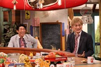 左から原口あきまさ、JP。(c)カンテレ