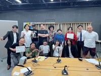 「お笑いライブハウス『楽屋A』ラジオ選抜芸人の逆襲」の出演者たち。(c)MBSラジオ