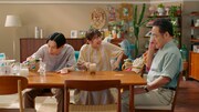 ハライチ岩井＆伊藤沙莉演じる夫婦の家に“キッチリ父”岩松了がやってきた！新CM