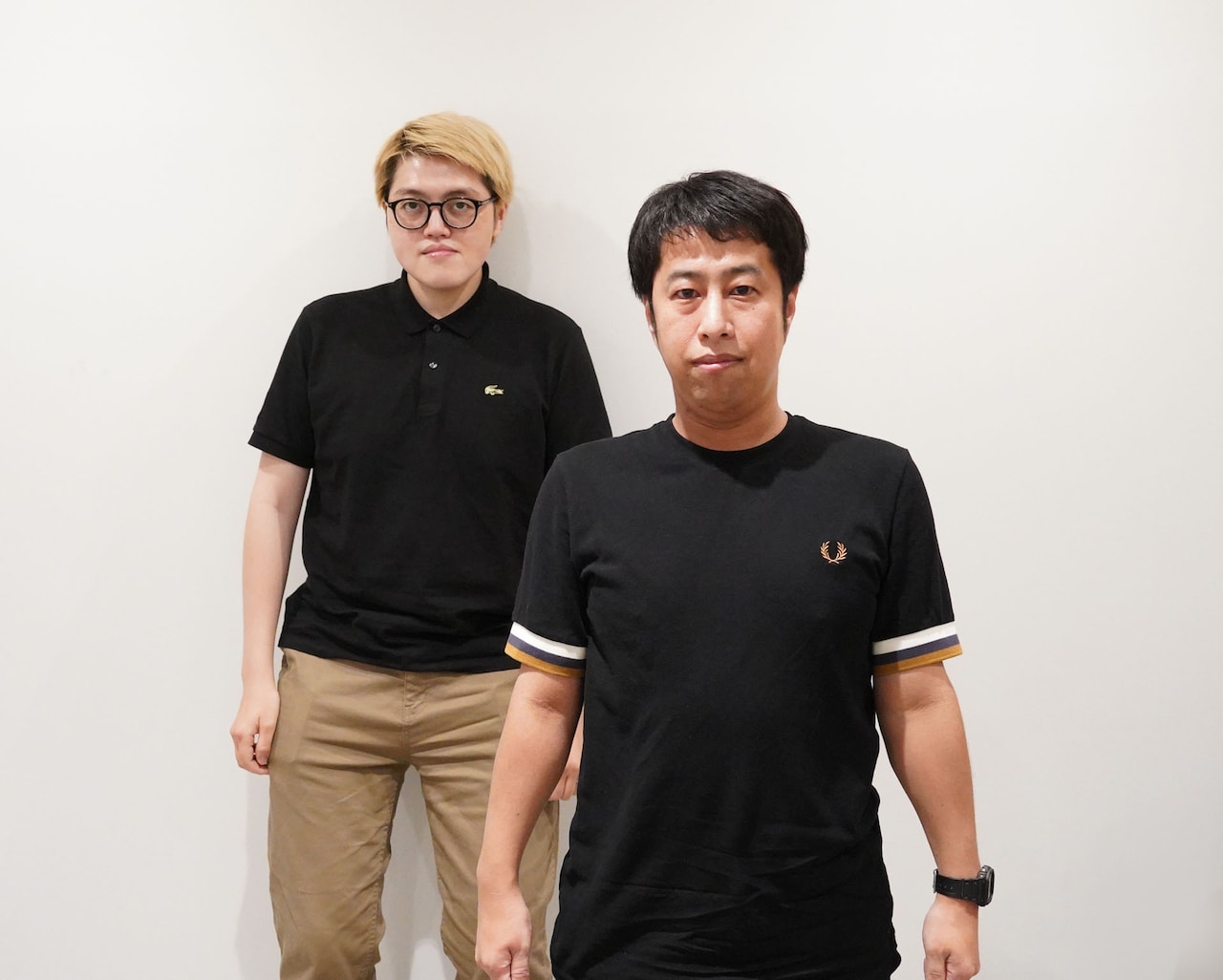 構成作家の飯塚大悟（左）とウエストランド井口（右）。