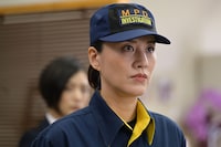 遼河はるひ扮する鑑識・辰見友恵。