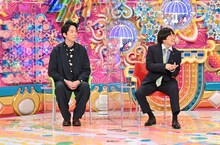 （左から）かまいたち濱家、蛍原徹。(c)テレビ朝日