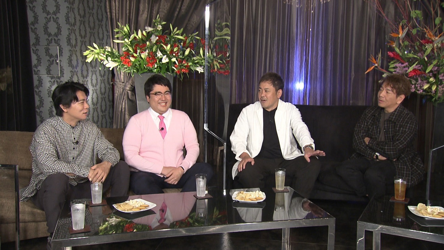 （左から）マヂカルラブリー、くりぃむしちゅー。(c)テレビ朝日