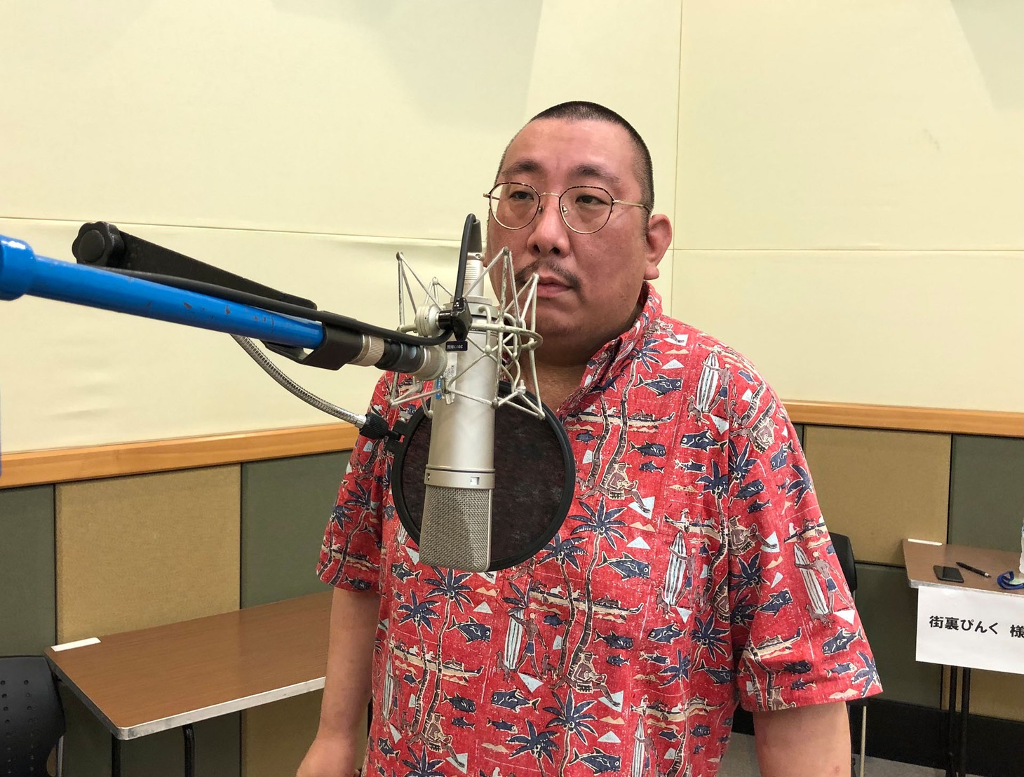「からめん」の収録に臨む街裏ぴんく。