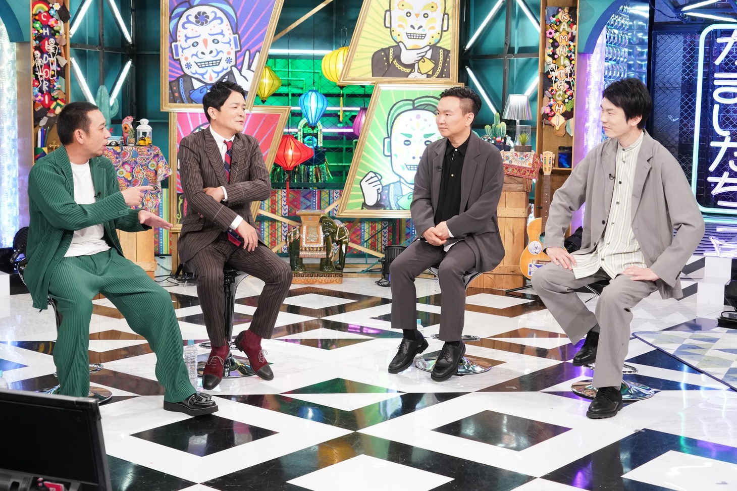 左から千鳥、かまいたち。(c)日本テレビ