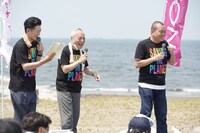 「幕張ビーチクリーン活動」の様子。