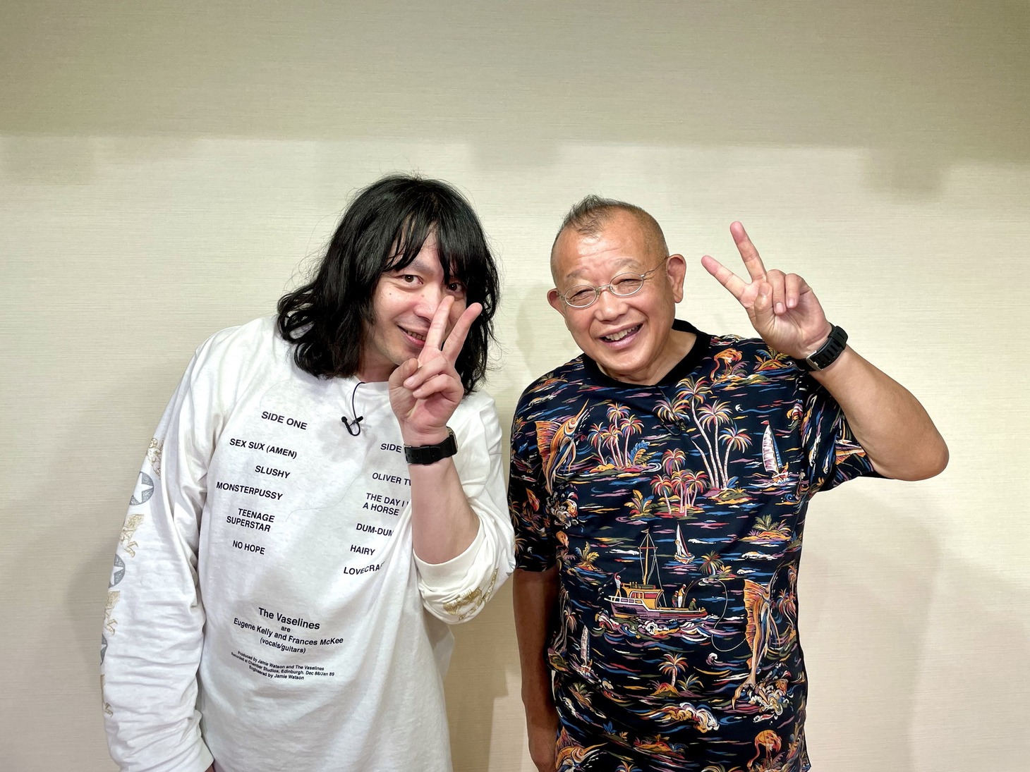 「無学 鶴の間」に出演した峯田和伸（左）と笑福亭鶴瓶（右）。