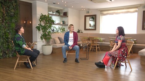 （左から）ホリ、JP、ミラクルひかる。(c)フジテレビ